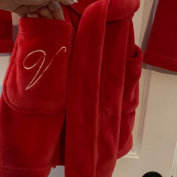 Victoria’s Secret Robe - Picture 7 of 8